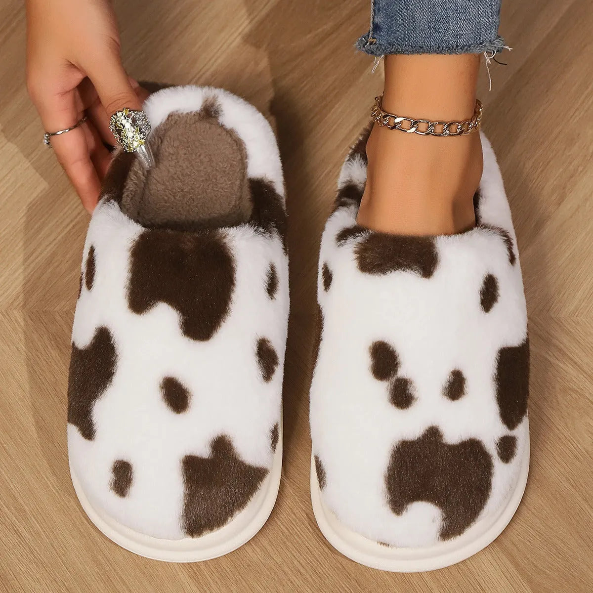Damespantoffels met koeienprint | Warmte, cocooningcomfort & antislipzool