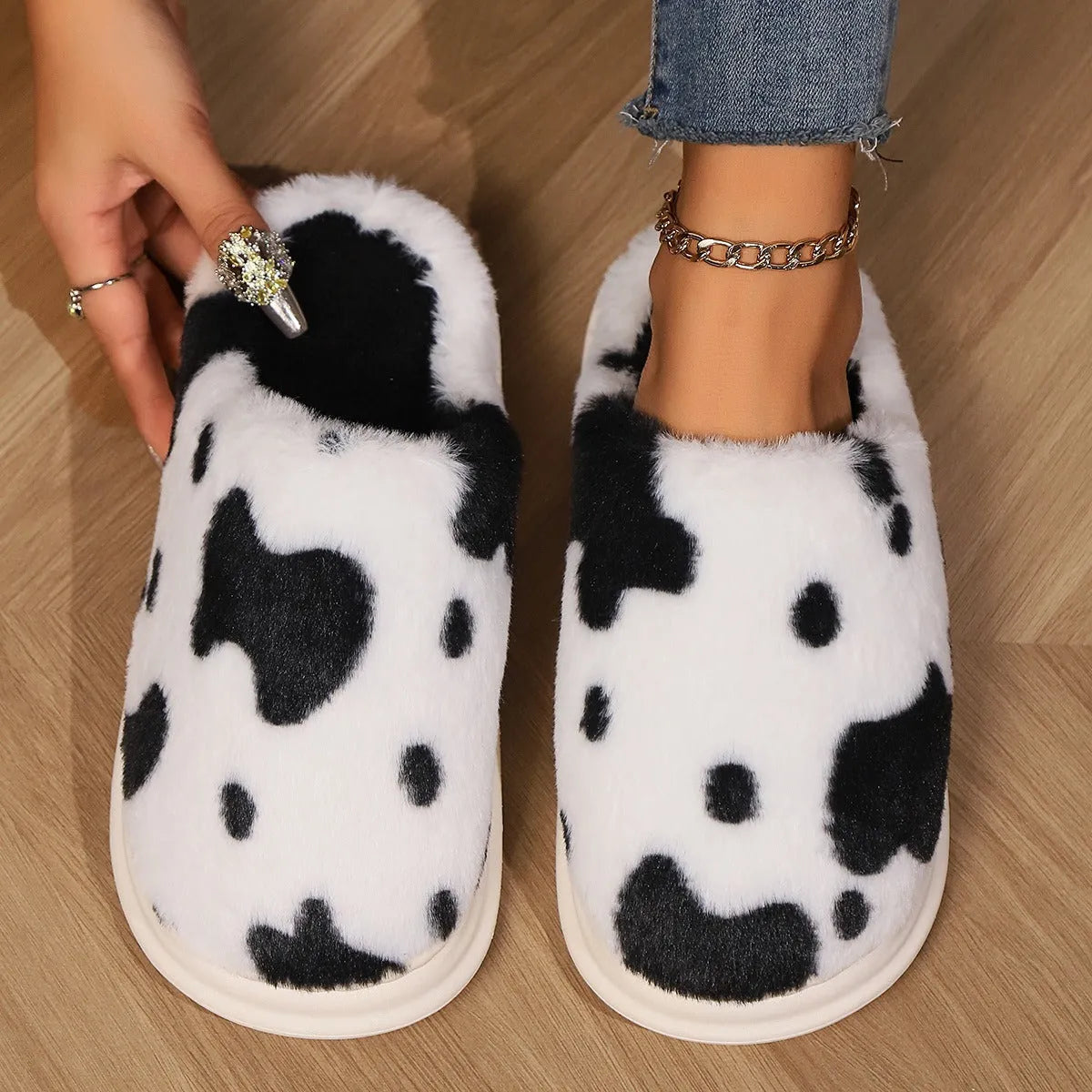 Damespantoffels met koeienprint | Warmte, cocooningcomfort & antislipzool